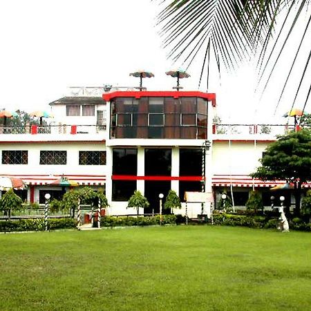Palm Village Resort Calcutta Exterior foto
