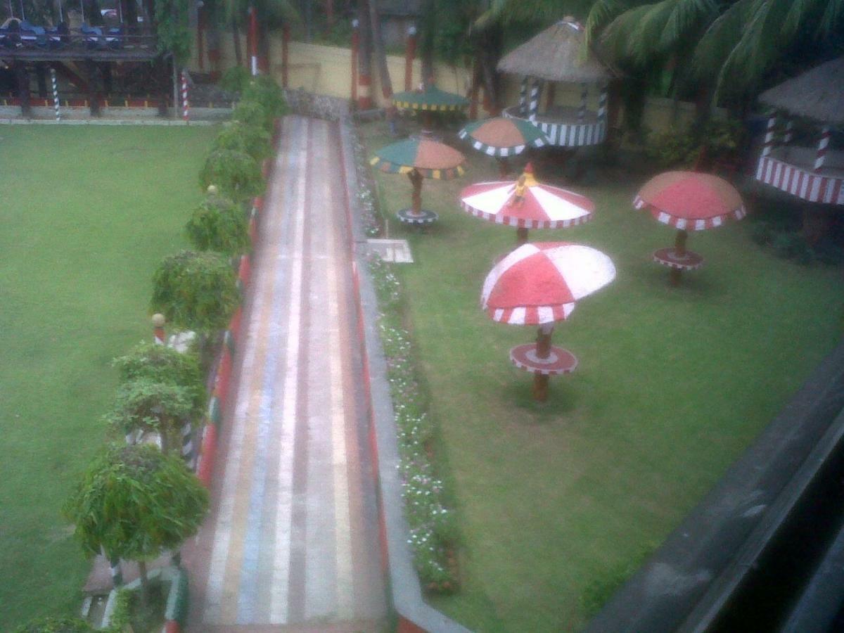 Palm Village Resort Calcutta Exterior foto