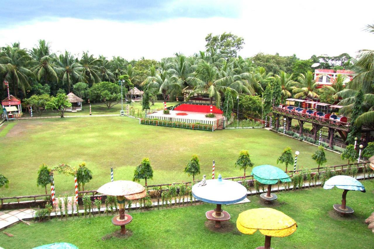 Palm Village Resort Calcutta Exterior foto