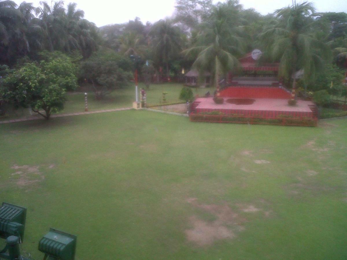 Palm Village Resort Calcutta Exterior foto