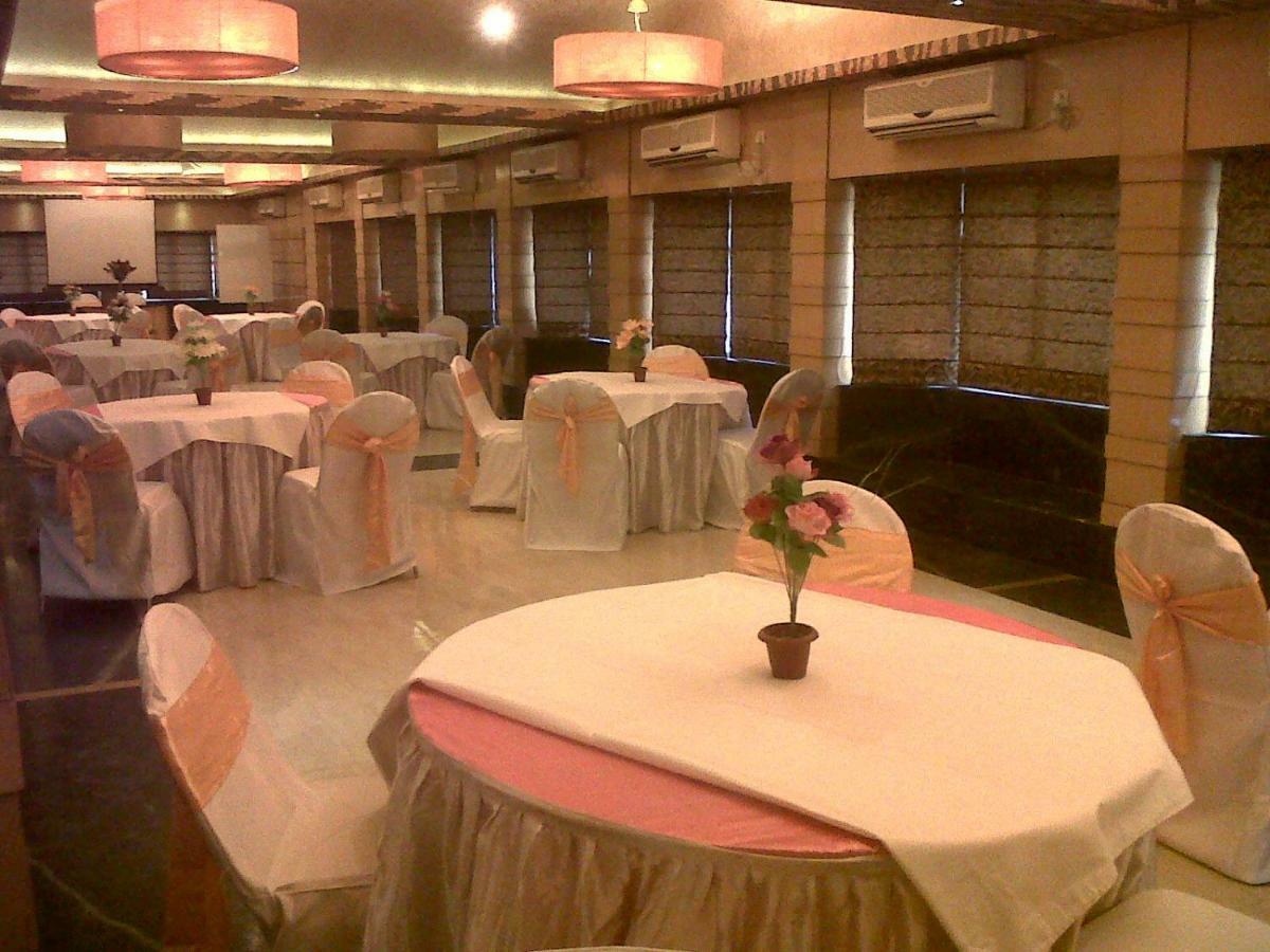 Palm Village Resort Calcutta Exterior foto