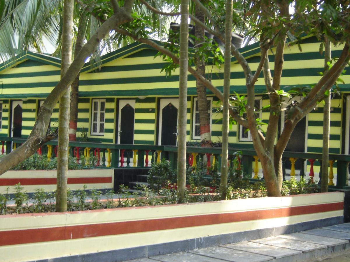 Palm Village Resort Calcutta Exterior foto