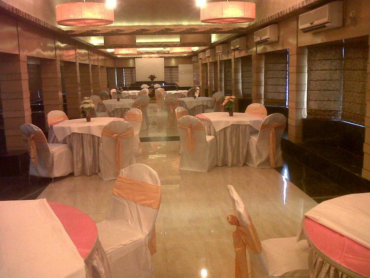Palm Village Resort Calcutta Exterior foto