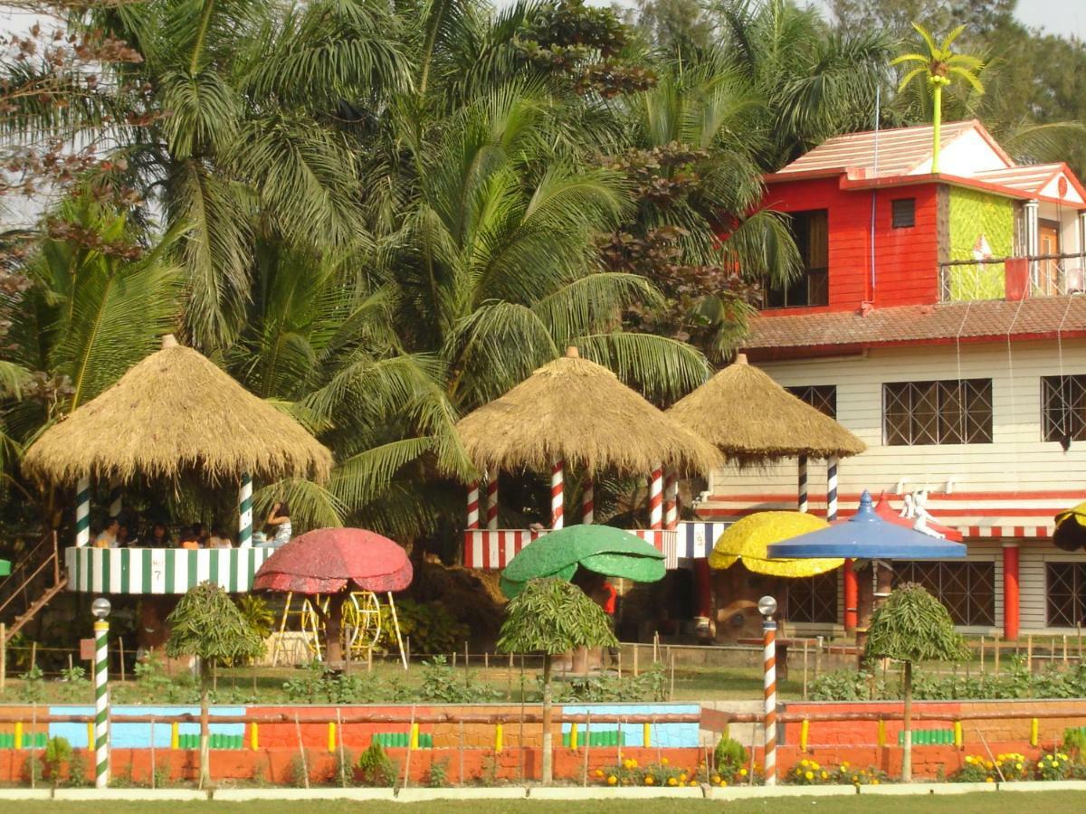 Palm Village Resort Calcutta Exterior foto
